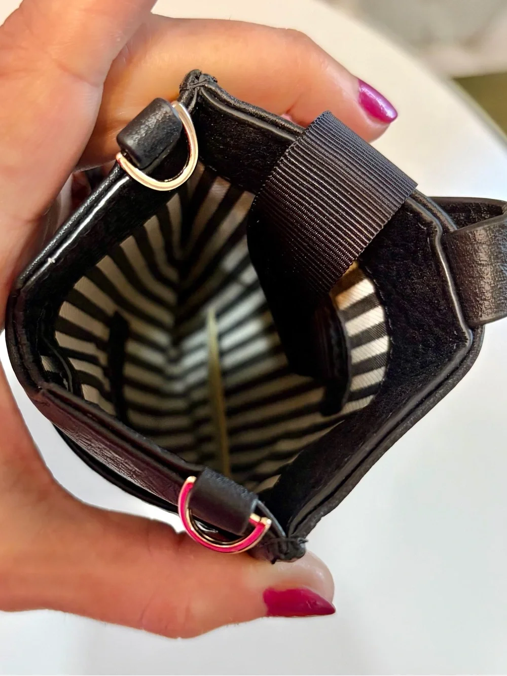 Kate Spade NY Pearl & Black Pebbled Iphone Sleeve Crossbody Bag